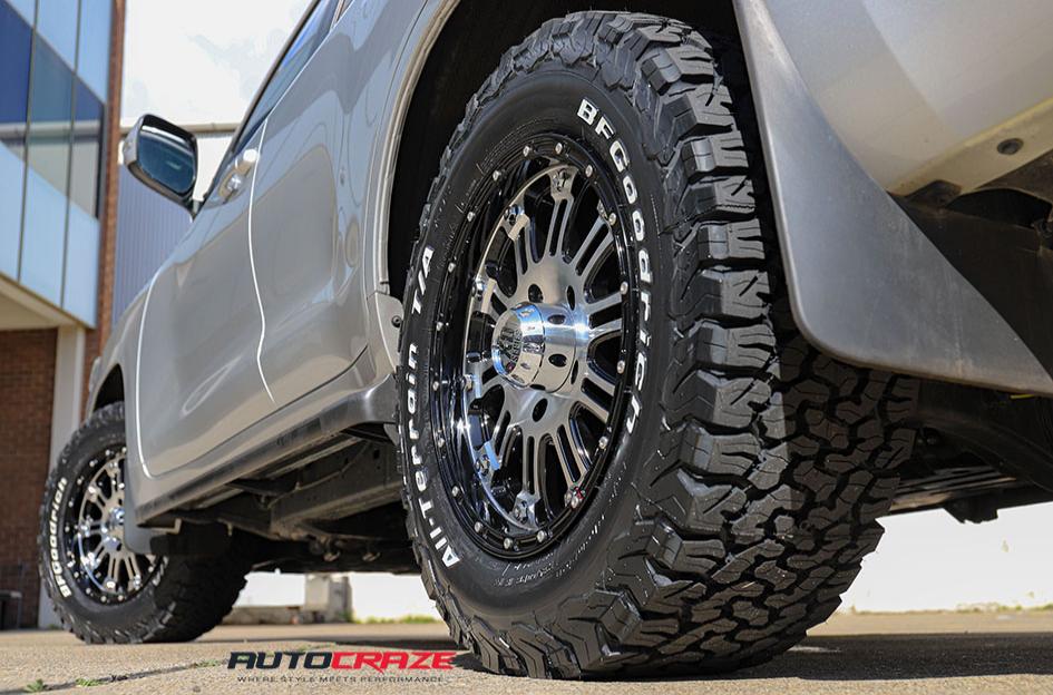 TOYOTA LANDCRUSIER HOSS BLACK MACHINE FACE